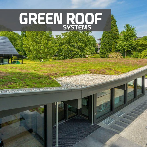 Begrünte Dachfläche, die das Gebäude umweltfreundlicher und energieeffizienter machen.