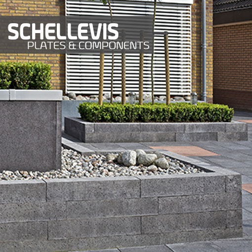 Schellevis-Platten mit ergänzenden Bauelementen auf einer Baustelle, ideal für Terrassen oder Wege