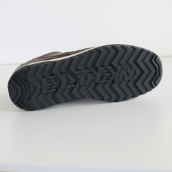 brauner sneaker aus leder und textileinsatz mit braunen schnürsenkeln und weißer gummisohle