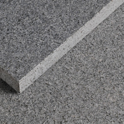 North Grey Naturstein Granit G654 Bodenplatte geflammt & gebürstet 40x40x3cm Kanten gefast