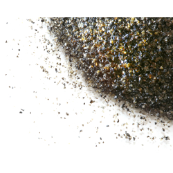 schwarzes granulat körnung ca 1 mm auf 1 cm raster
